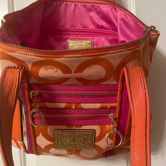 Coach Handbag - Picture 3 of 7